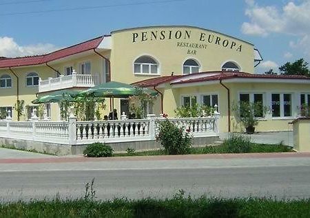 Penzion Europa Diakovce Luaran gambar