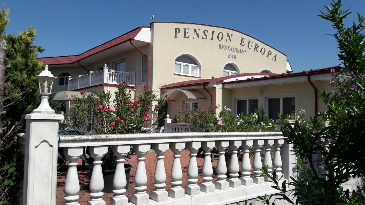 Penzion Europa Diakovce Luaran gambar